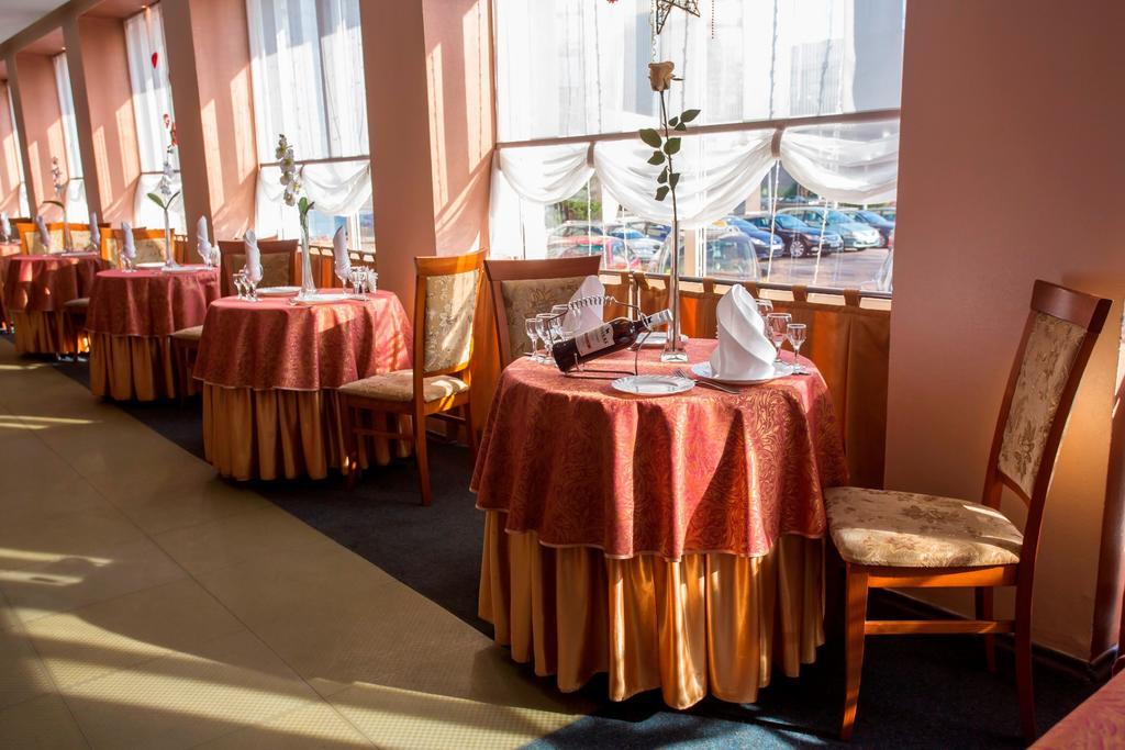 Sputnik Hotel Minsk Extérieur photo