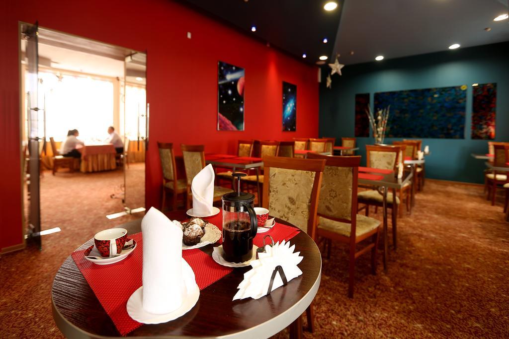 Sputnik Hotel Minsk Extérieur photo